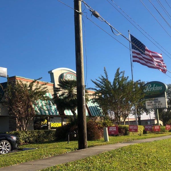 Perkins Restaurant & Bakery 215 W State Road 436