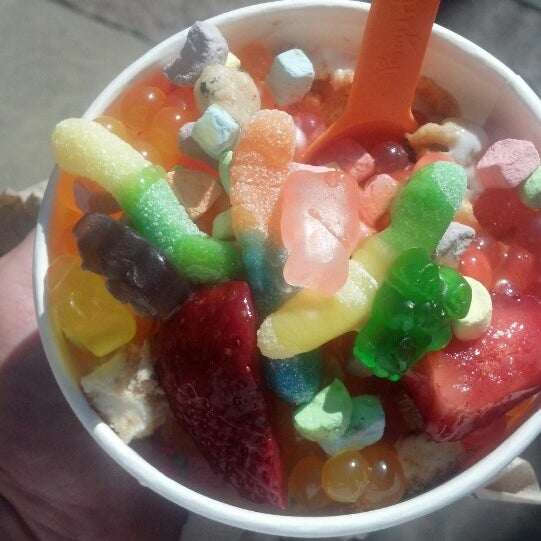 Yogurtland (Now Closed) Dessert Shop