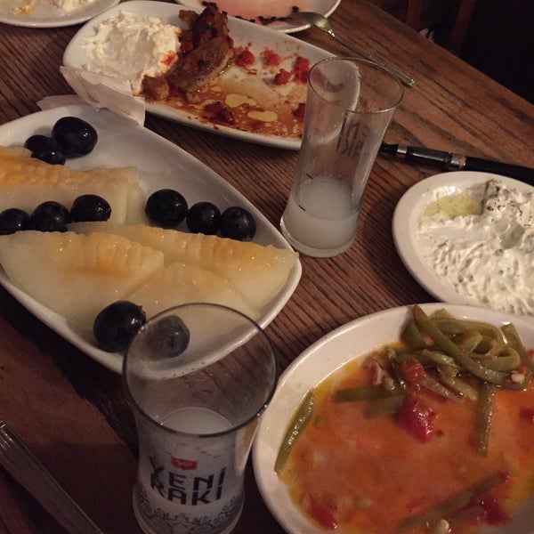 Photo taken at Makara Charcoal Grill &amp; Meze by Nili G. on 5/18/2015