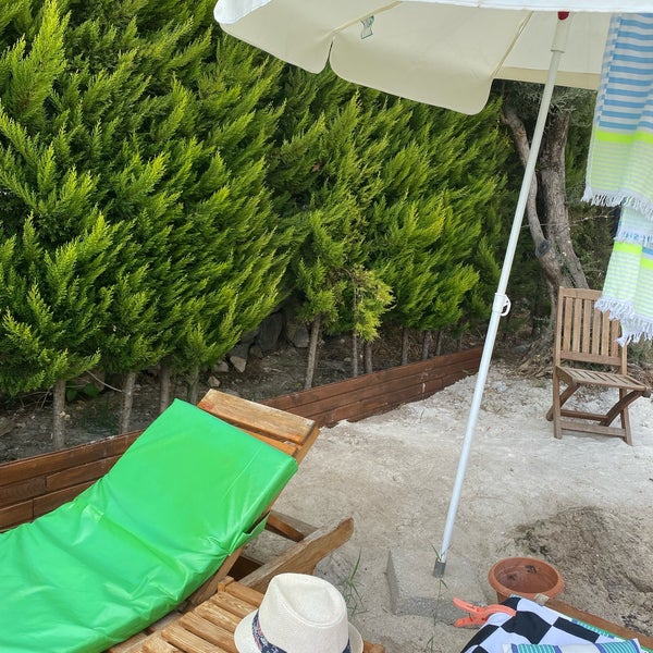 รูปภาพถ่ายที่ Green Pine Beach&amp;Bungallows Ölüdeniz โดย Deniz T. เมื่อ 9/11/2021
