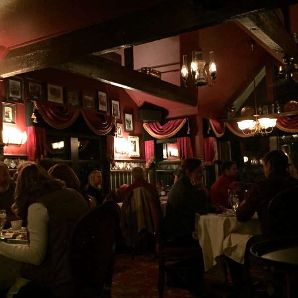11/27/2015にLynne S.がHearthstone Restaurantで撮った写真