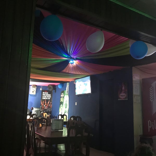 Бар элис нижний новгород внутри. Софьи перовской 49 тверь. Бар элис. Груповух алиса бар май. Бар элис.