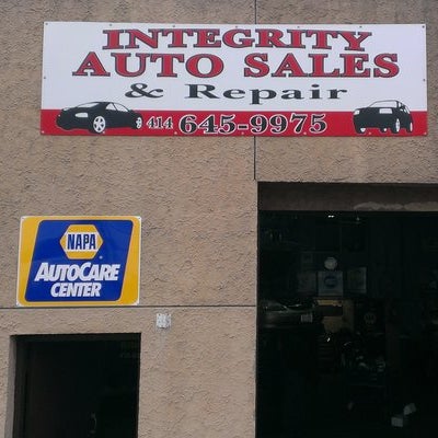Foto diambil di Integrity Auto Sales &amp; Repair oleh Tim pada 10/4/2014