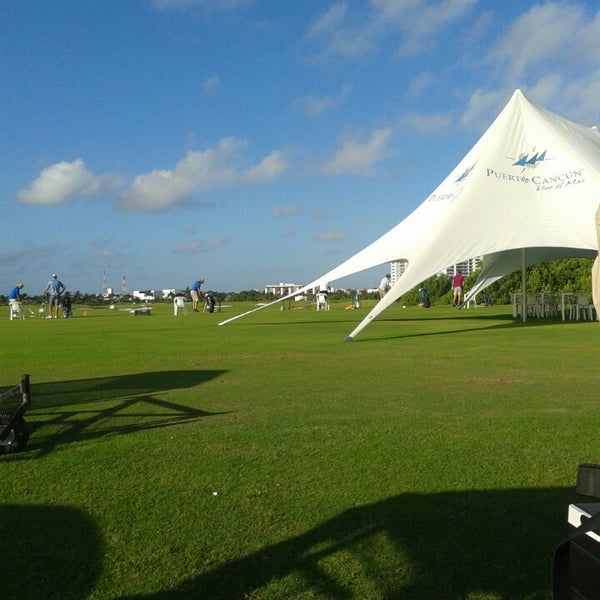 Снимок сделан в Puerto Cancún Golf Club пользователем Marisela M. 2/6/2014