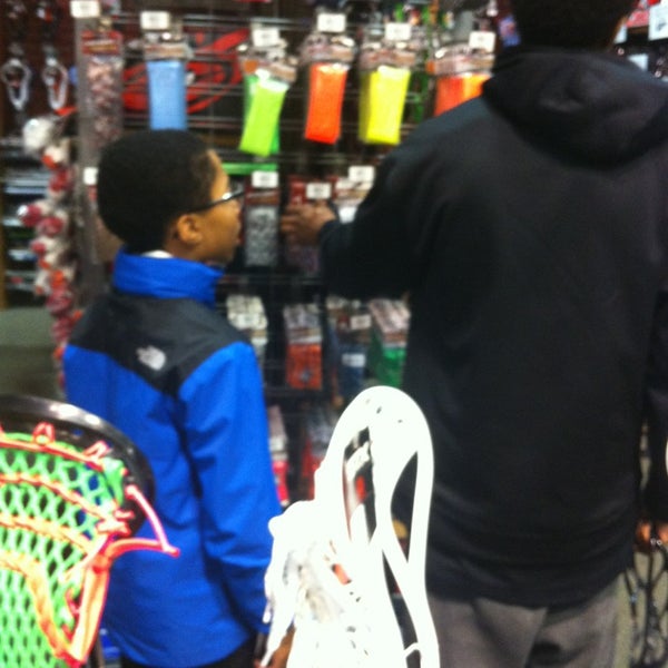 DICK'S Sporting Goods (Artık Kapalı) Fairfax, VA'da fotoğraflar