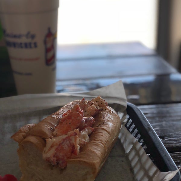 Foto scattata a Maine-ly Sandwiches da Rashid A. il 5/15/2018