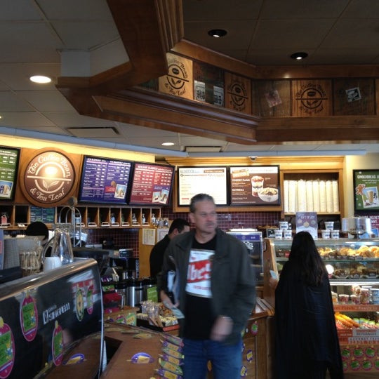 Photo taken at The Coffee Bean &amp; Tea Leaf by Terry G. on 12/29/2012