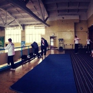 Демидовская 56 а тула юность. Спорткомплекс юность климовск. Свердловск спорткомплекс юность. Стадион юность калуга. Калуга спортшкола юность здание.