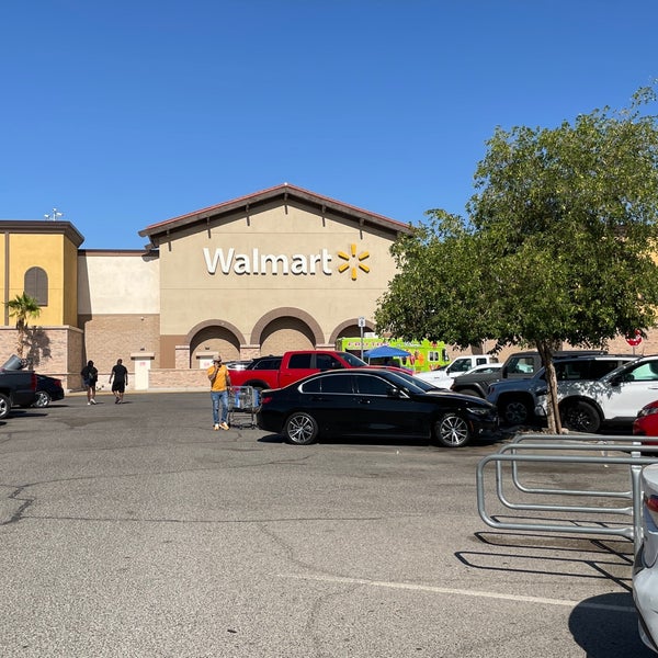 Walmart Supercenter Brawley'de Hipermarket'da fotoğraflar