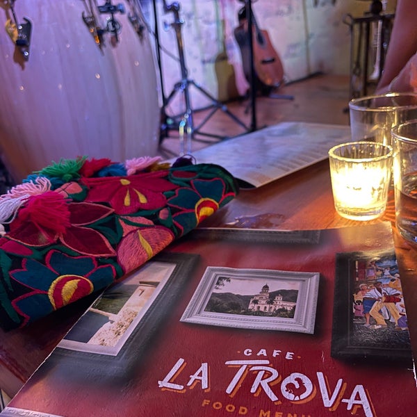 2/19/2022 tarihinde Judithziyaretçi tarafından Cafe La Trova'de çekilen fotoğraf