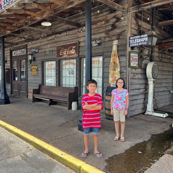 Photo taken at Brooks Shaw&#39;s Old Country Store &amp; Restaurant by Lance S. on 7/24/2022