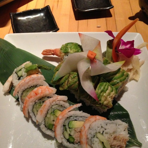Photo taken at Mura Japanese Restaurant by TuFFy on 1/23/2013