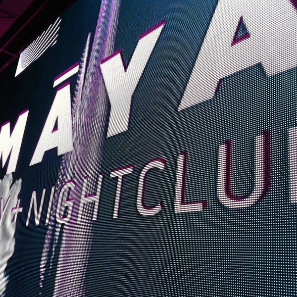 5/9/2013 tarihinde Joseph T.ziyaretçi tarafından Māyā Day + Nightclub'de çekilen fotoğraf