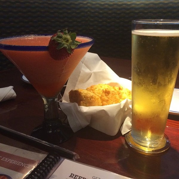 Photo taken at Red Lobster by Rafael H. on 4/15/2015