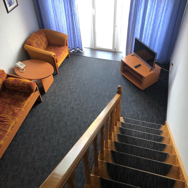 Робинзон отель крым