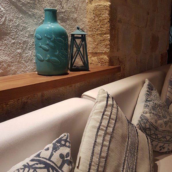Das Foto wurde bei ELIA Restaurant &amp; Lounge von Ayşe G. am 7/13/2019 aufgenommen