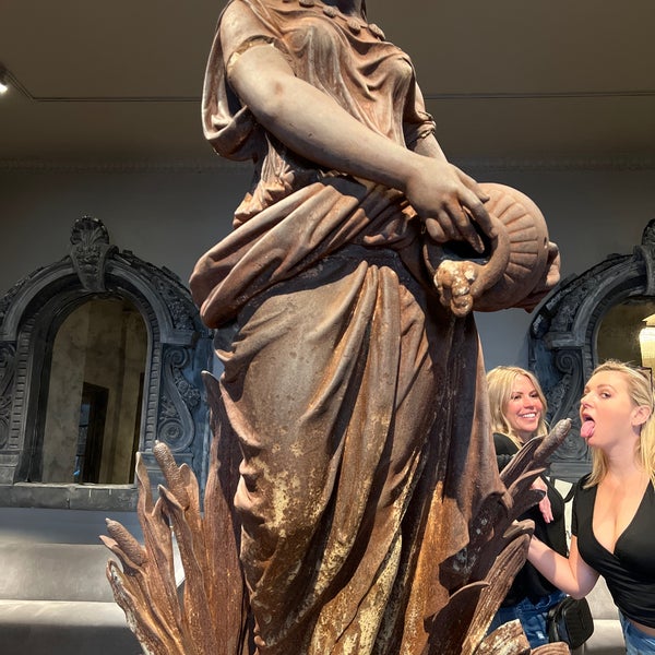 Restoration Hardware Furniture / Home Store in Gold Coast