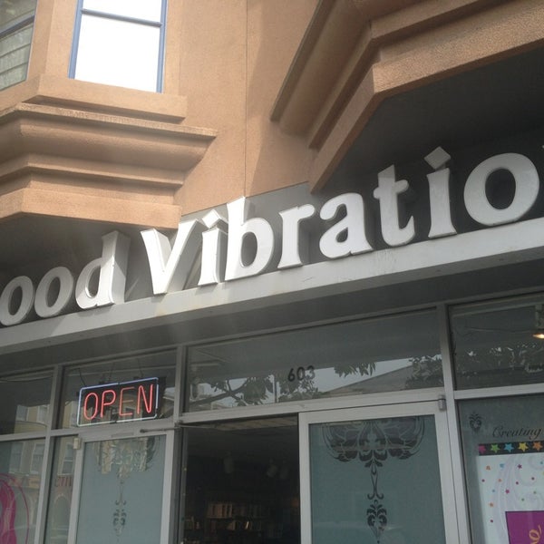 Foto tirada no(a) Good Vibrations por Siobhan L. em 3/23/2013