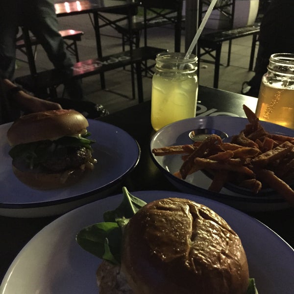 7/24/2015にMaximilian H.がOtto&#39;s Burgerで撮った写真