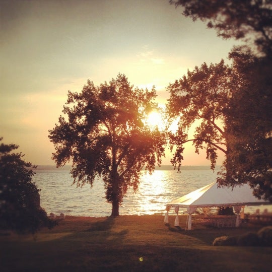 Aurora Inn Bed & Breakfast in Aurora