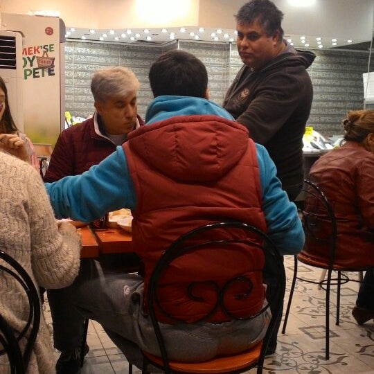 Das Foto wurde bei Balıkçı Barınağı Restaurant von MRT A. am 3/14/2015 aufgenommen