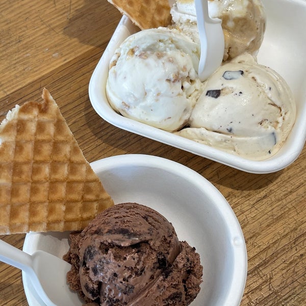 7/5/2021にKaitlyn S.がJeni&#39;s Splendid Ice Creamsで撮った写真