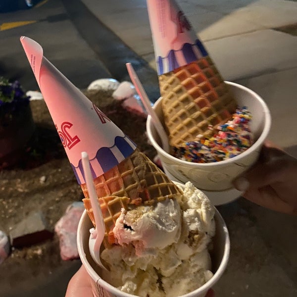 Foto tirada no(a) Dairy Witch Ice Cream por Kaitlyn S. em 5/19/2021