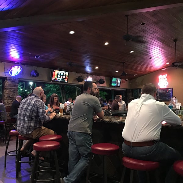 Photo taken at Bru&#39;s Room Sports Grill - Coconut Creek by Jimmy A. on 3/3/2017