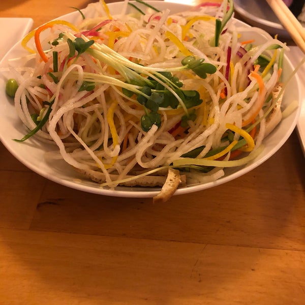Foto diambil di Cha-Ya Vegetarian Japanese Restaurant oleh Larissa A. pada 12/16/2018