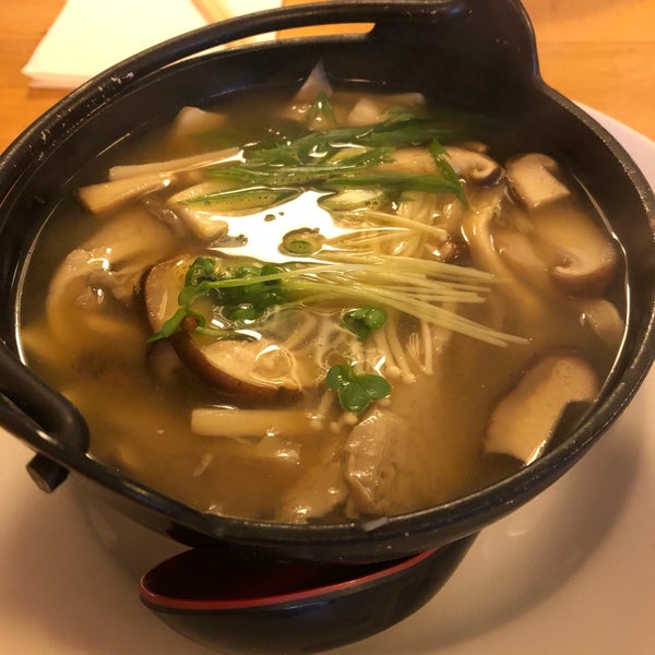 Foto tomada en Cha-Ya Vegetarian Japanese Restaurant  por Larissa A. el 12/16/2018