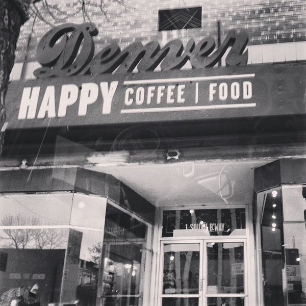 Foto scattata a Happy Coffee da Jessica D. il 12/15/2012