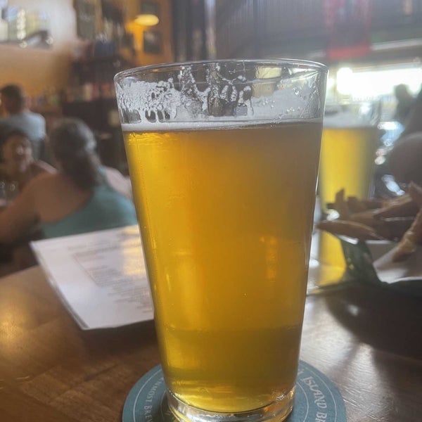 Photo taken at Kauai Island Brewery &amp; Grill by Mark K. on 2/21/2022