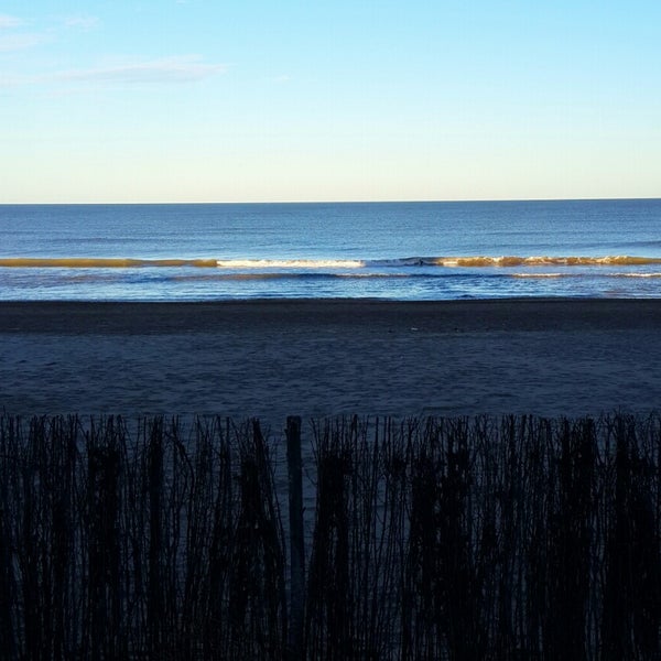 รูปภาพถ่ายที่ Ecos del Mar โดย Luisa K. เมื่อ 4/18/2014