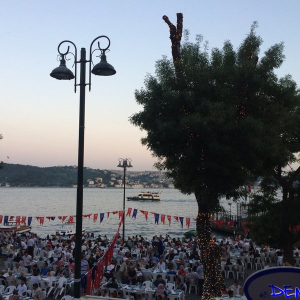 Das Foto wurde bei My Deniz Restaurant von alswailm am 6/27/2016 aufgenommen
