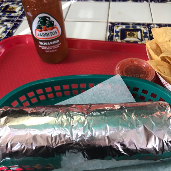 3/29/2017에 Nadyne R.님이 El Super Burrito에서 찍은 사진