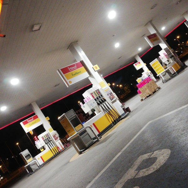 Photo taken at Shell by &quot;N@hit on 9/17/2022