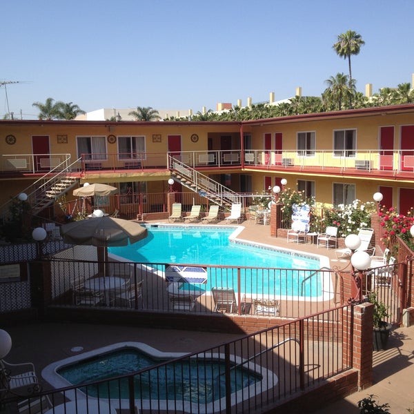 Photo prise au Americas Best Value Inn &amp; Suites Anaheim Convention Center par Lennon S. le5/1/2013