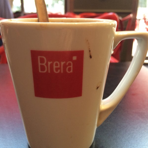 4/11/2015 tarihinde Emma C.ziyaretçi tarafından Cafe Brera'de çekilen fotoğraf