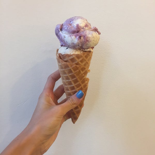 Foto scattata a Jeni&#39;s Splendid Ice Creams da Lauren K. il 9/20/2016