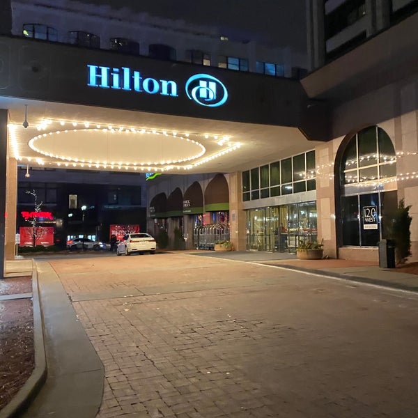 Photo taken at Hilton by Axel L. on 1/21/2020