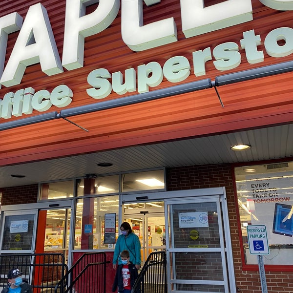 Staples Tienda de material de oficina en Woburn