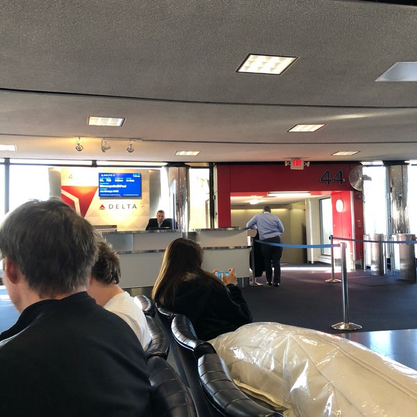 Gate B44 Newark Airport and Port Newark 6 tips from 1053 visitors