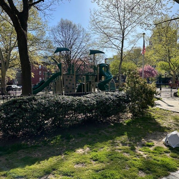 รูปภาพถ่ายที่ Hamilton Park โดย Axel L. เมื่อ 4/22/2024