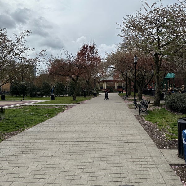 รูปภาพถ่ายที่ Hamilton Park โดย Axel L. เมื่อ 4/13/2024