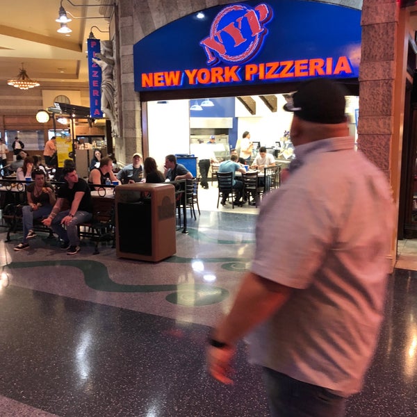 Foto diambil di New York Pizzeria oleh Axel L. pada 2/2/2018