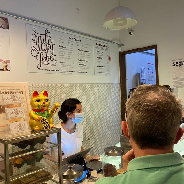 7/18/2022 tarihinde Axel L.ziyaretçi tarafından Milk Sugar Love Creamery &amp; Bakeshop'de çekilen fotoğraf