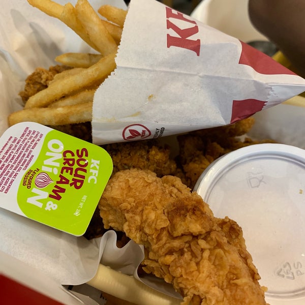 Кейфси изображение. Центральный офис kfc, москва. Кфс драйв. Kfc центральный рынок. Kfc центральный.