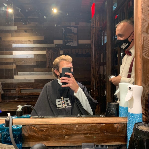 9/16/2020にDan B.がRafaels Barbershop Vintageで撮った写真