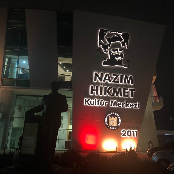 Das Foto wurde bei Nazım Hikmet Kültür Merkezi von Ramazan A. am 12/3/2022 aufgenommen
