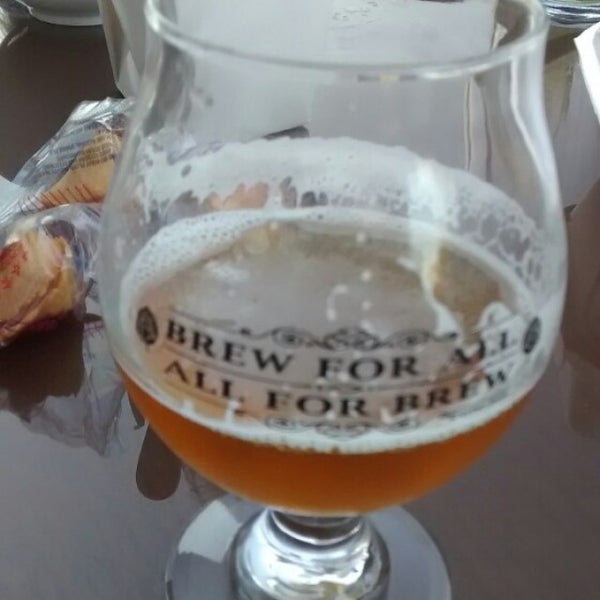 รูปภาพถ่ายที่ Shakopee Town Brewery โดย The Great Brew Tour เมื่อ 8/1/2015